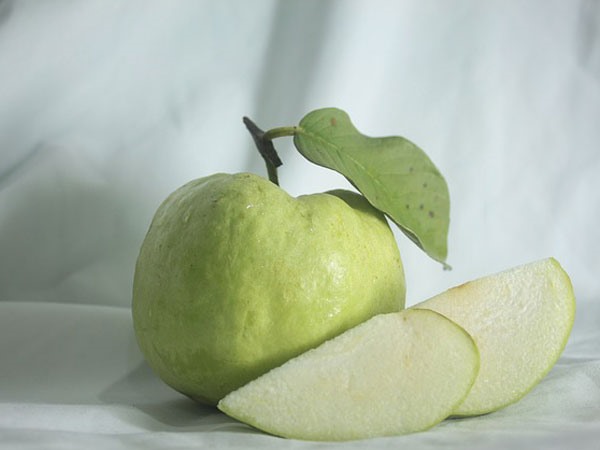 Loại trái cây theo mùa này là một nguồn chất xơ tuyệt vời và ít calo. Các nghiên cứu nói rằng trái cây có thể giúp duy trì cân nặng thích hợp bằng cách điều chỉnh lượng cholesterol và lượng đường trong cơ thể.