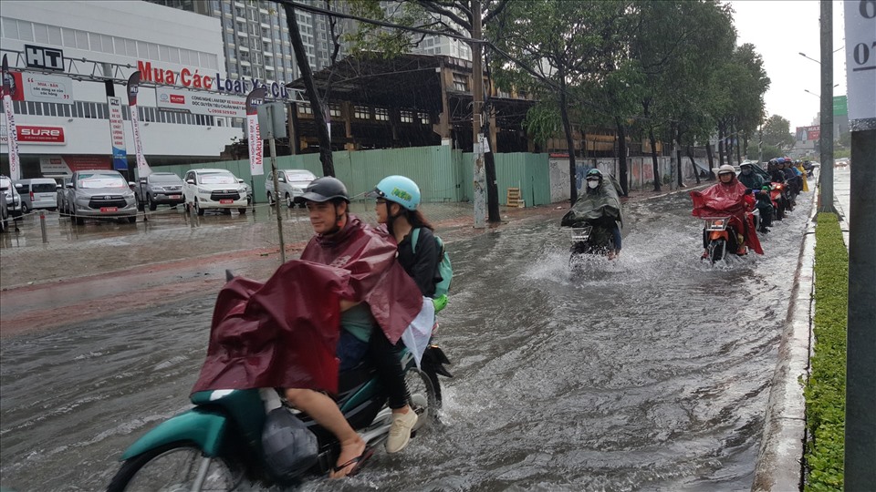 Đài Khí tượng Thủy văn Khu vực Nam Bộ nhận định, đợt mưa diện rộng ở Nam Bộ có khả năng kéo dài đến ngày 20.9, có nơi mưa to đến rất to. Đề phòng ngập úng xảy ra ở các khu vực vùng trũng, thấp. Ảnh: Hữu Huy