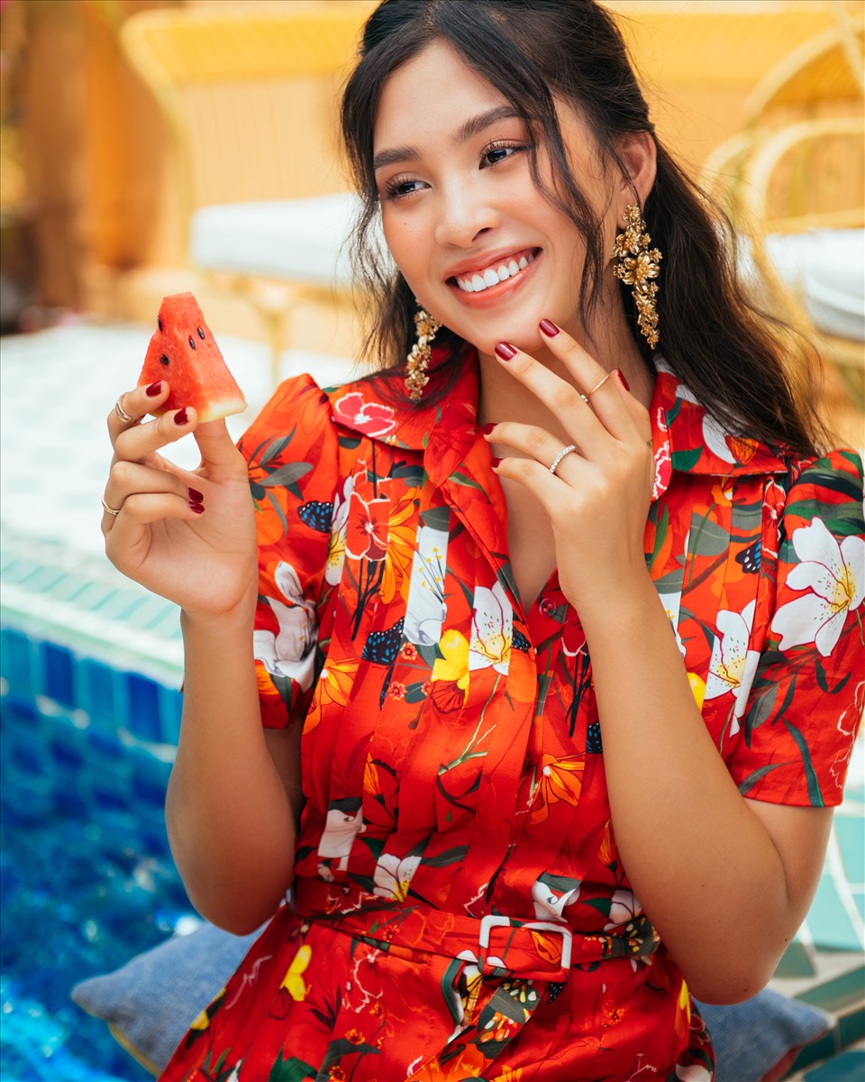 Bộ ảnh được tung ra đúng dịp nhiều tỉnh thành đã gỡ bỏ giãn cách xã hội lần 2, trở về “trạng thái bình thường mới“.