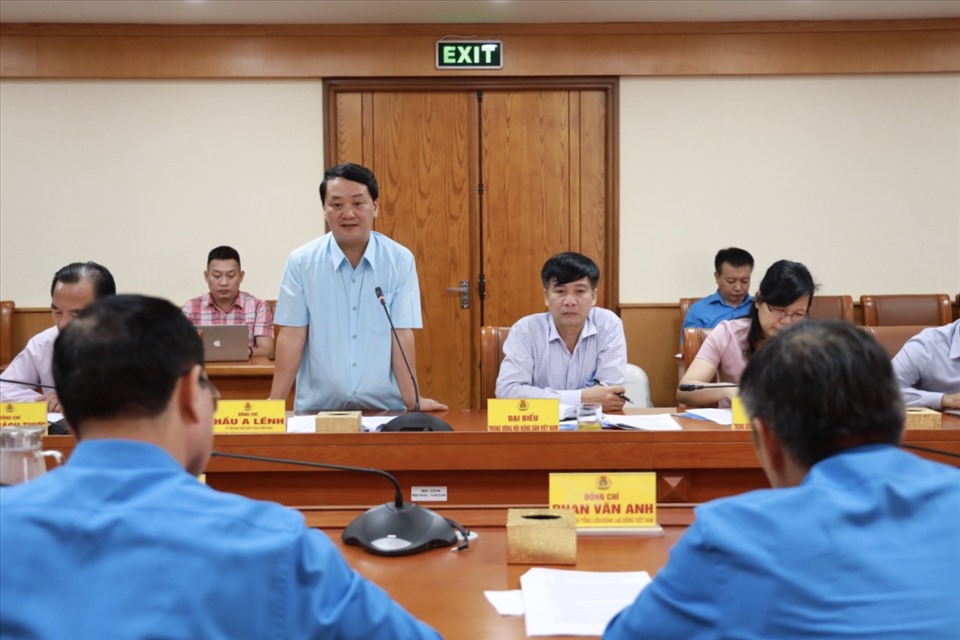 Đồng chí Hầu A Lềnh - Ủy viên Trung ương Đảng, Phó Chủ tịch - Tổng Thư ký Uỷ ban Trung ương MTTQ Việt Nam phát biểu tại Hội nghị. Ảnh: Hải Nguyễn