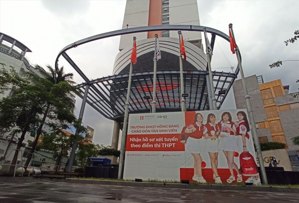 Sinh viên Trường Đại học Quốc tế Hồng Bàng được hỗ trợ vay tiền đóng học phí. Ảnh: Chân Phúc Sinh viên Trường Đại học Quốc tế Hồng Bàng được hỗ trợ vay tiền đóng học phí. Ảnh: Chân Phúc