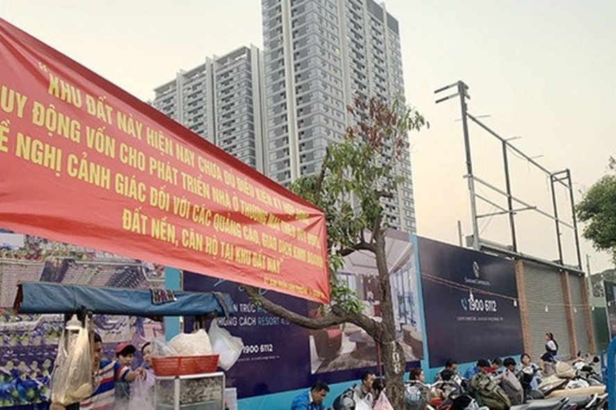 Một dự án tại đường Tô Hiến Thành rao bán sai luật cũng bị UBND quận 10 cảnh báo. Ảnh: Gia Miêu