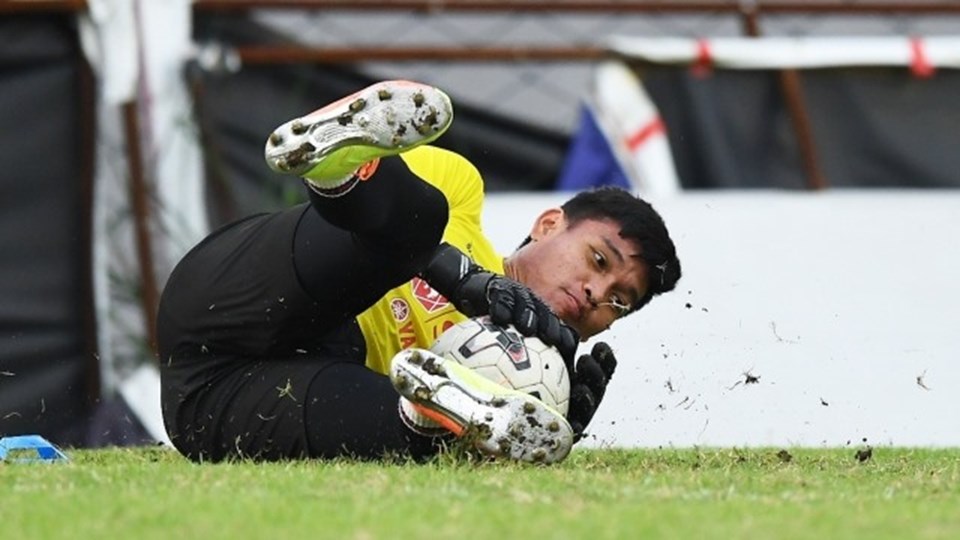 Somporn Yos quyết lấy lại suất bắt chính từ tay của Đặng Văn Lâm. Ảnh: Siam Sport. Somporn Yos quyết lấy lại suất bắt chính từ tay của Đặng Văn Lâm. Ảnh: Siam Sport.