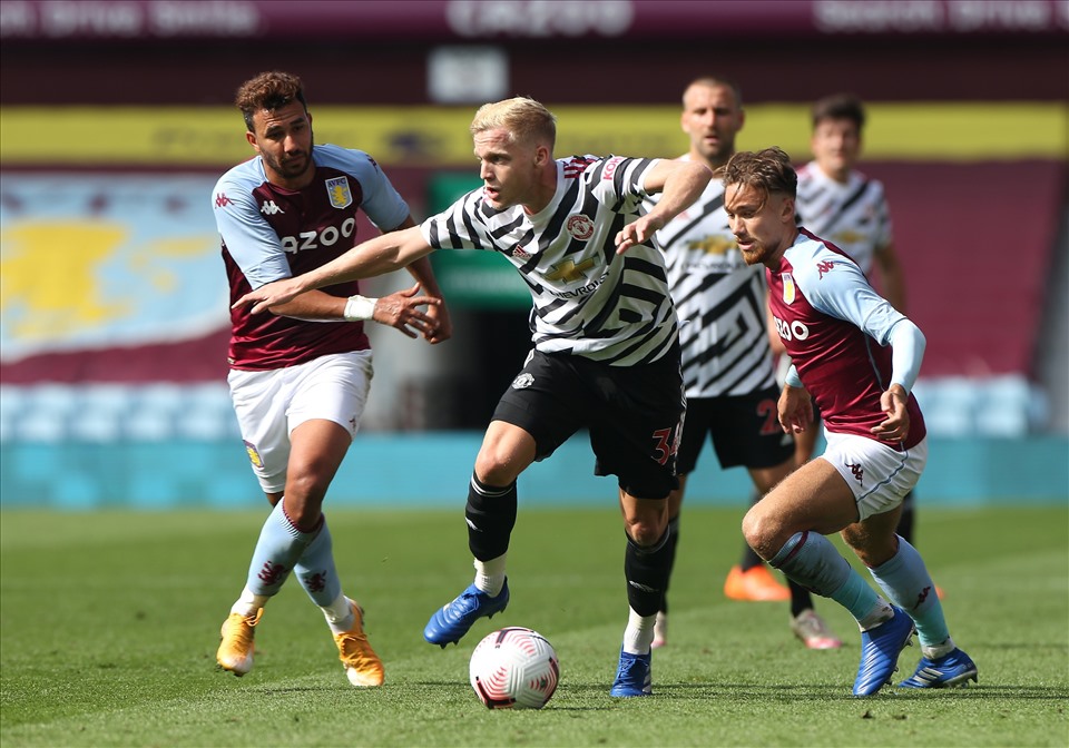 Donny van de Beek đã ra sân lần đầu tiên trong màu áo Man United. Ảnh: Getty Images