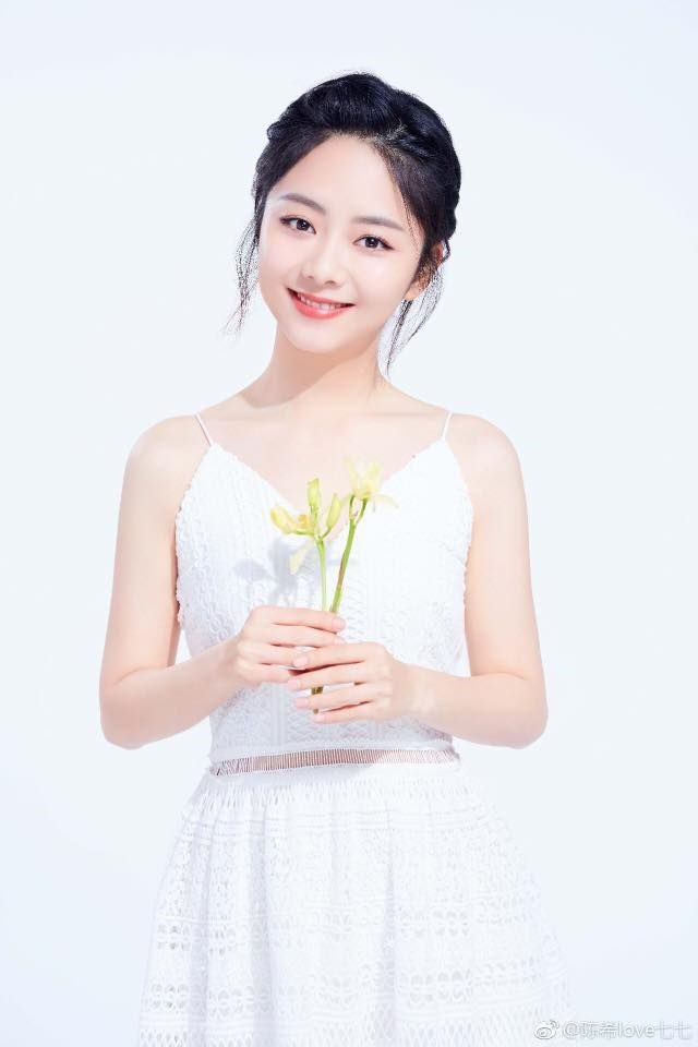 “Nữ thần thanh xuân” Đàm Tùng Vận giảm cân nhờ áp dụng cách ăn uống theo phương pháp nhịn ăn gián đoạn.