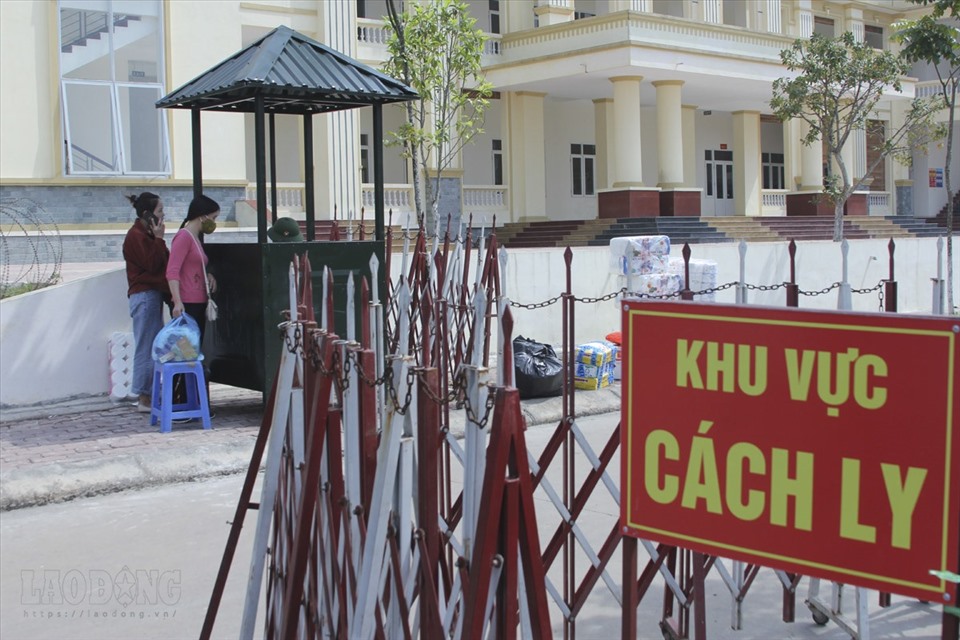 Thực hiện thu phí cách ly y tế tập trung đối với các trường hợp nhập cảnh vào Việt Nam từ ngày 1.9.2020. Ảnh minh hoạ: Trần Vương