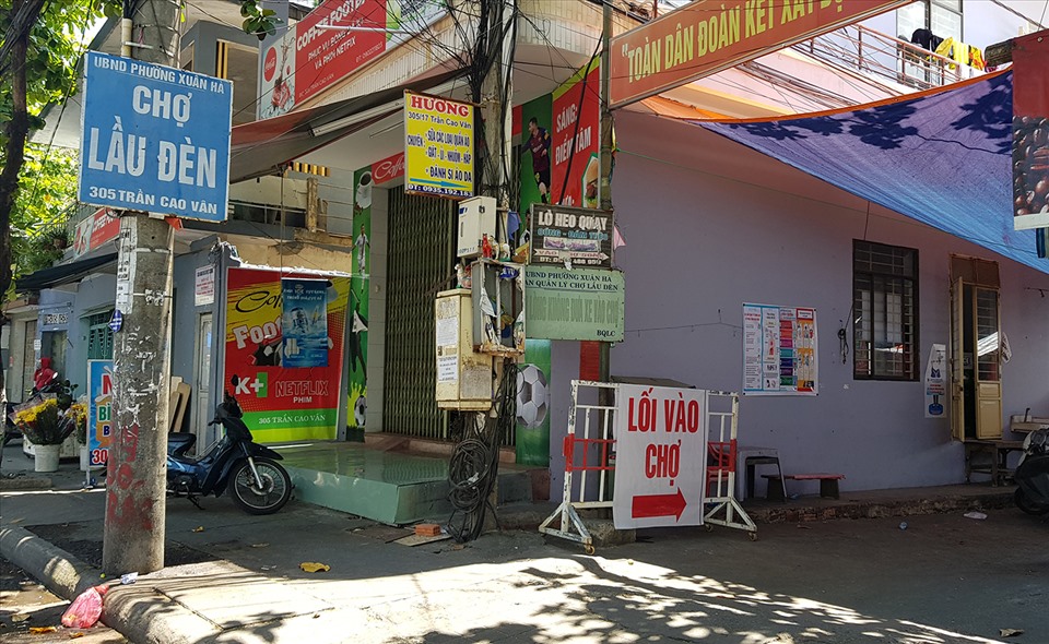 Chợ Lầu Đèn, địa điểm được nhiều người quan tâm từ sự cố có người địa phương nhiễm dịch COVID-19. Ảnh: Thụy Bất Nhi