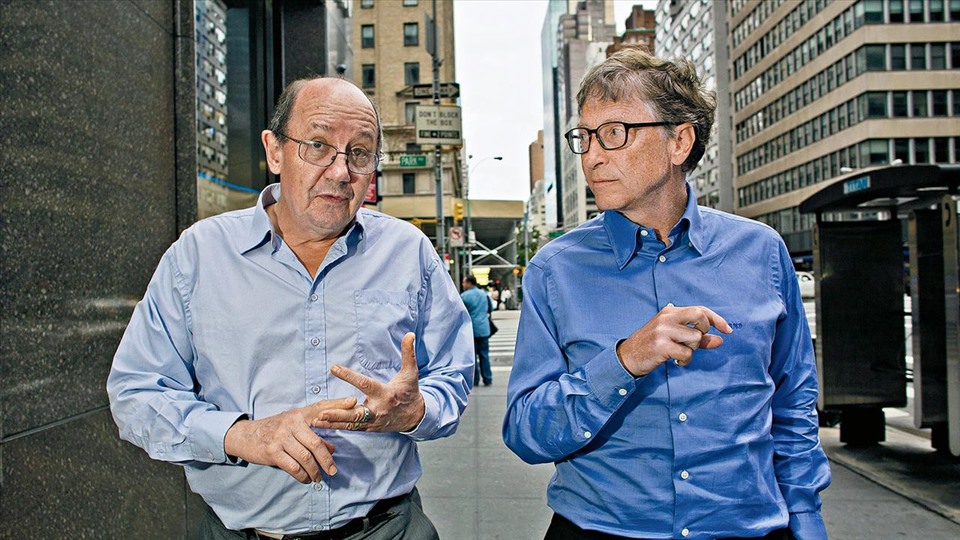 David Christian (trái) và Bill Gates, hai nhà đồng sáng lập dự án Lịch sử vĩ đại. Ảnh: Theaustralian