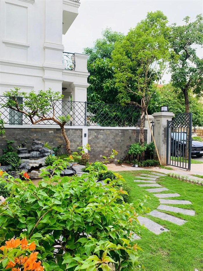Sân vườn. Ảnh: NSCC