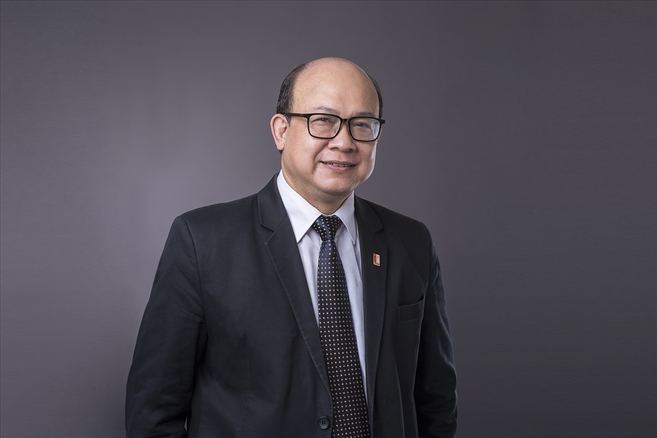 PGS. Huỳnh Quyết Thắng ngày 17.9 nhận quyết định nhậm chức Hiệu trưởng của Trường Đại học Bách khoa Hà Nội. Ảnh: ĐH Bách khoa Hà Nội.