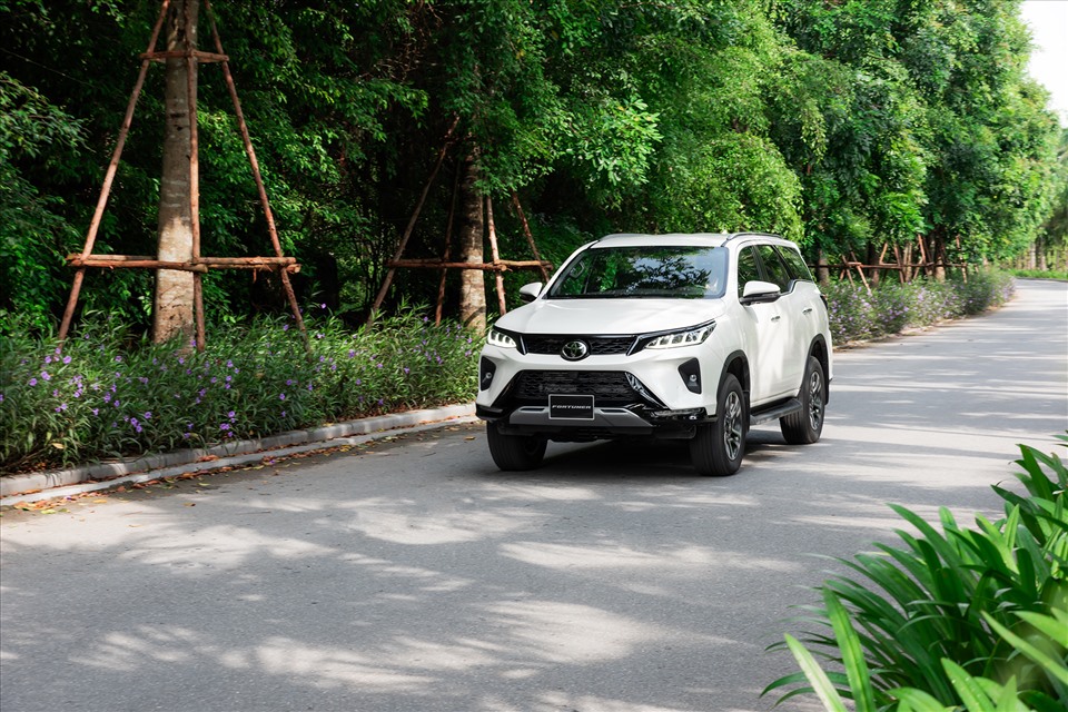 Tại Hà Nội, khách hàng chỉ cần từ 1,077 tỉ đồng là lăn bánh được chiếc Toyota Fortuner 2020