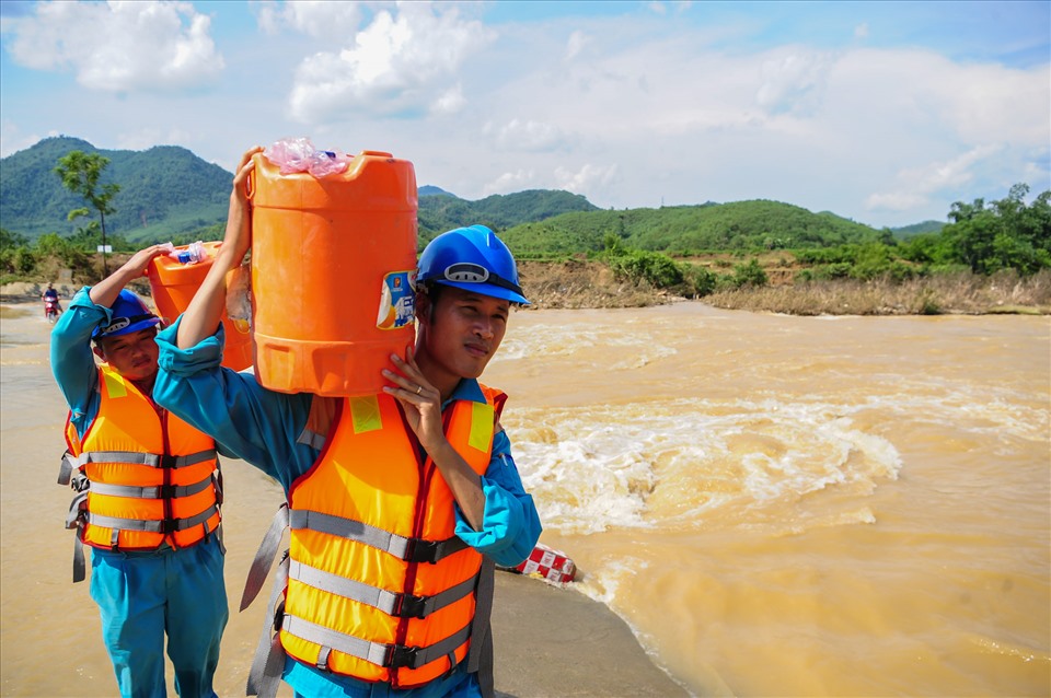 Viettel đảm bảo an toàn mạng lưới phục vụ công tác điều hành và nhu cầu thông tin liên lạc của khách hàng. Ảnh: Viettel cung cấp