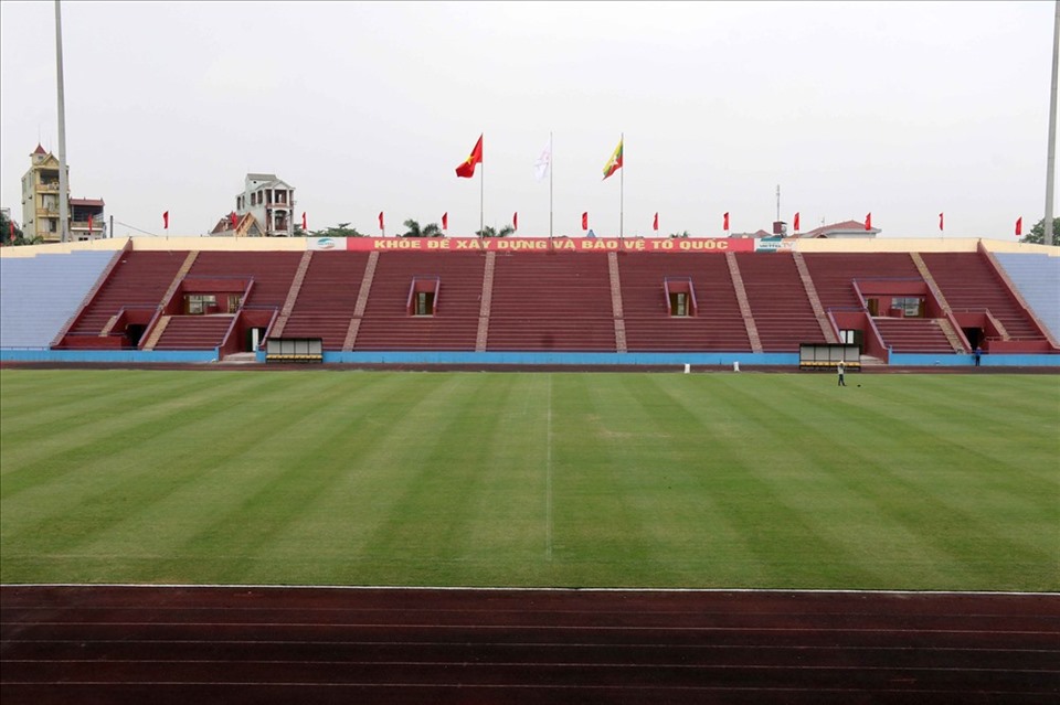 Sân Việt Trì đủ điều kiện đăng cai một bảng đấu tại SEA Games 31. Ảnh: VFF