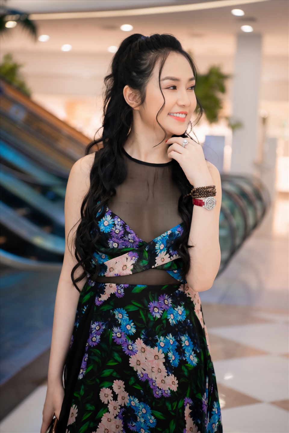 Hotgirl một thời hiện là một doanh nhân giỏi giang, và là một mẹ bỉm sữa đảm đang.