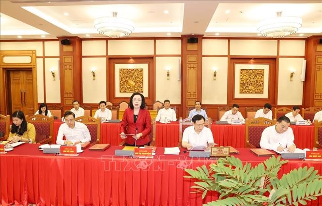Đồng chí Ngô Thị Thanh Hằng, Ủy viên Trung ương Đảng, Phó Bí thư Thường trực Thành ủy Hà Nội trình bày báo cáo tại buổi làm việc. Ảnh: Trí Dũng/TTXVN