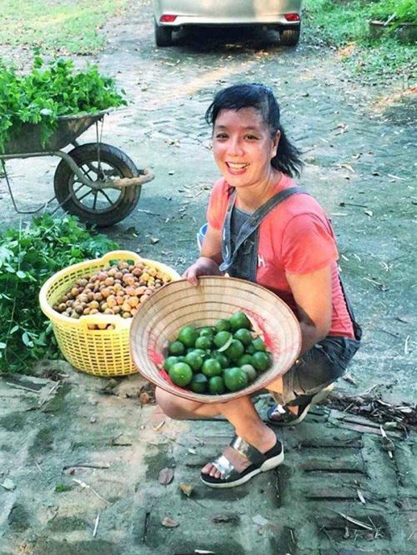 Thành quả thu hoạch trái cây của Chiều Xuân. Ảnh: NSCC