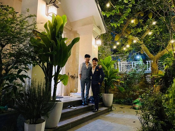Sân vườn. Ảnh: NSCC