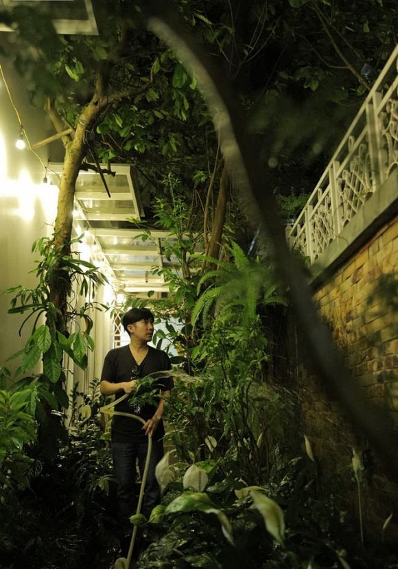 Sân vườn. Ảnh: NSCC