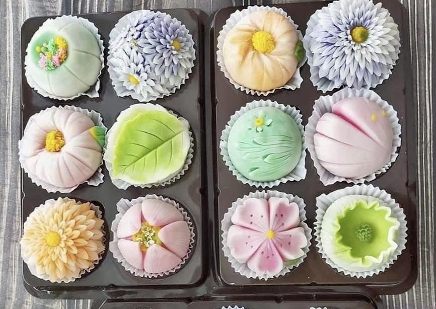 Bánh Trung thu Namagashi kiểu Nhật với cách làm tỉ mỉ tinh tế. Ảnh: Py Fam.