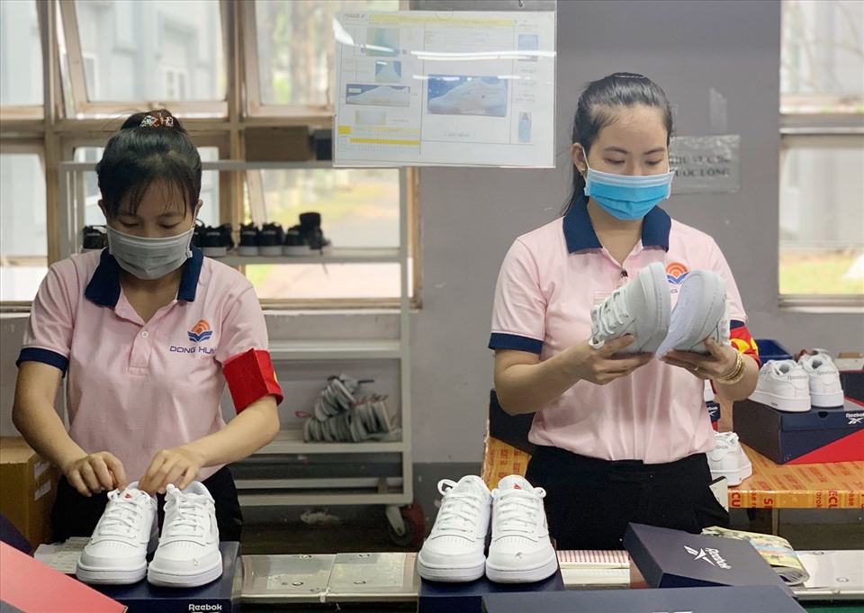 Sản phẩm da giày xuất khẩu khó tiêu thụ tại thị trường nội địa bởi giá thành cao. Ảnh minh họa.