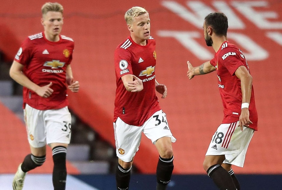 Van de Beek mang đến những điều mới mẻ nhưng Man United chưa thể thắng. Ảnh: Getty Images