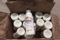 Thu giữ hàng chục nghìn chai sữa chua tại "thủ phủ bánh kẹo" La Phù