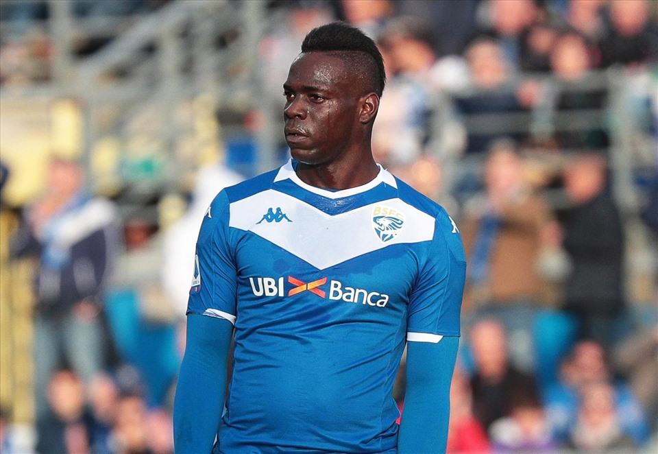 Balotelli coi như đã hết sự nghiệp đỉnh cao. Ảnh: Getty.