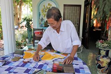 Gặp gỡ nghệ nhân cuối cùng của nghề “tranh gói vải”