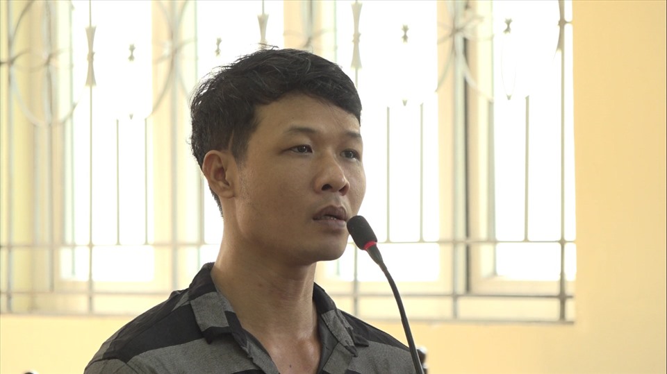 Bị cáo Nghĩa tại phiên tòa xét xử tội trộm cắp tài sản. Ảnh: Thanh Thanh
