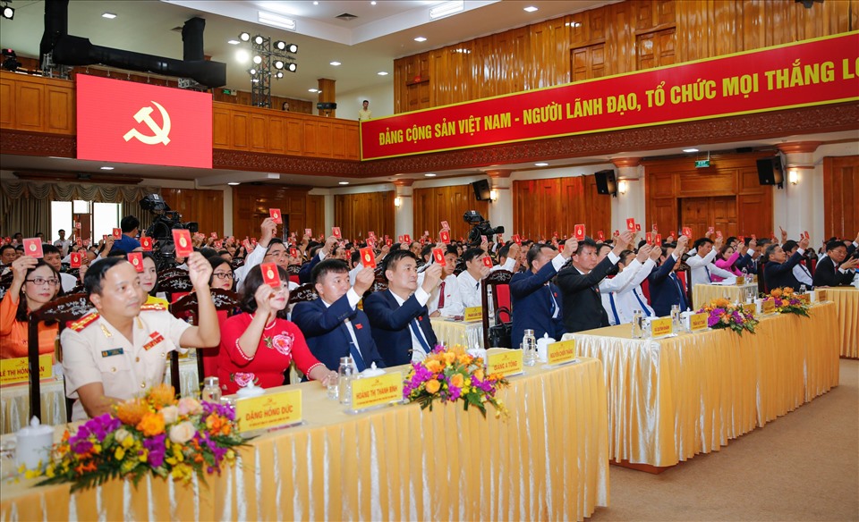 Các đại biểu biểu quyết tại phiên trù bị.