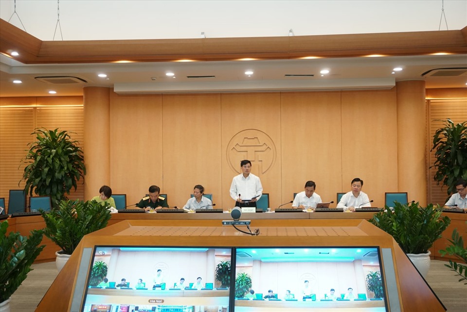 Phó Chủ tịch UBND thành phố Hà Nội Ngô Văn Quý chủ trì cuộc họp sáng 23.9. Ảnh: Nguyễn Khánh