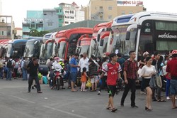 Điều tra nghi án cướp dây chuyền vàng trên xe khách bằng thủ đoạn gây mê
