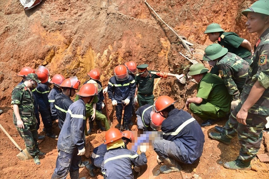 Hiện trường vụ sập công trình ở Phú Thọ. Ảnh: N.Long.