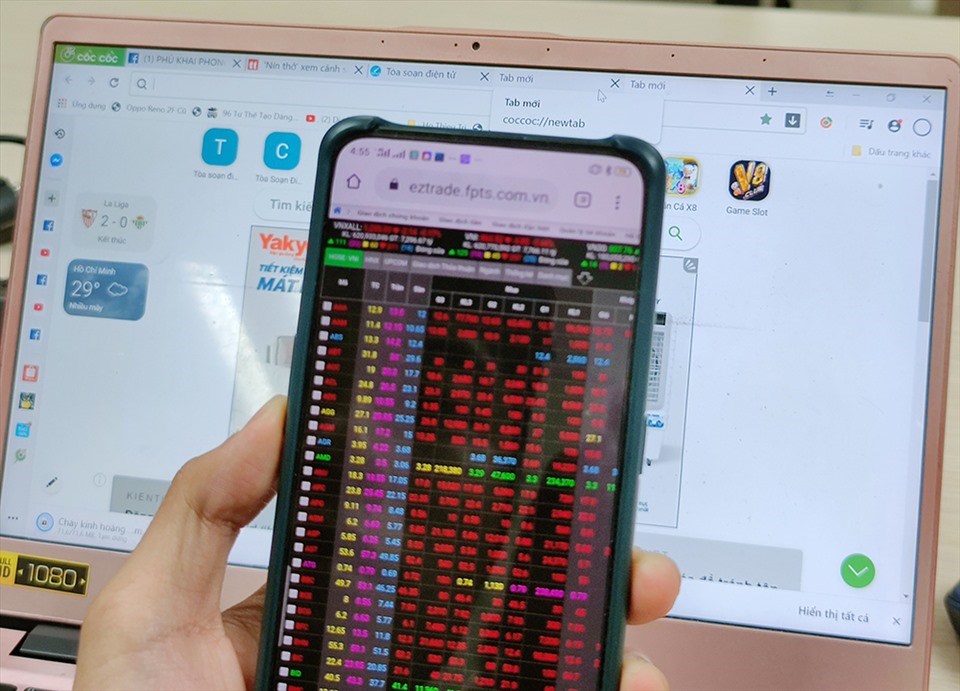 Chứng khoán tăng trở lại và VN-Index đã vượt mốc 910 điểm. Ảnh minh họa: Thế Lâm. Chứng khoán tăng trở lại và VN-Index đã vượt mốc 910 điểm. Ảnh minh họa: Thế Lâm.