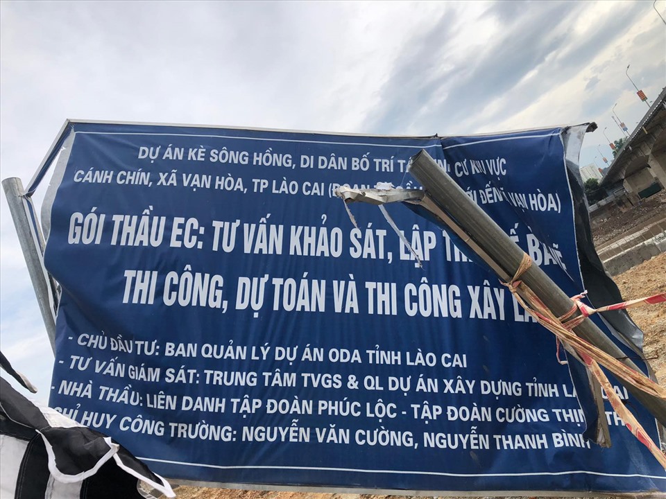 Dự án kè sông Hồng do 2 nhà thầu Cường Thịnh Thi và Phúc Lộc thi công chính