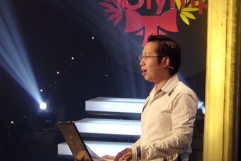 MC Việt Khuê.