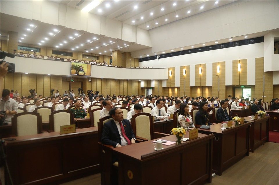 Các đại biểu tham dự kỳ họp sáng 25.9. Ảnh: Q. Hùng