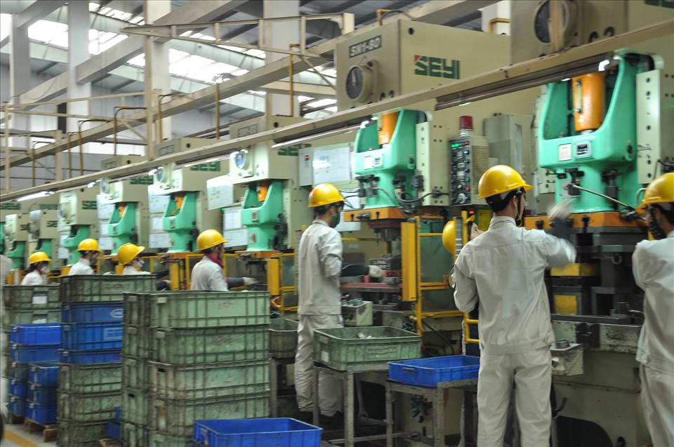 Trong 9 tháng năm 2020, đầu tư nước ngoài trong lĩnh vực công nghiệp chế biến, chế tạo dẫn đầu với tổng vốn đầu tư đạt gần 9,9 tỉ USD. Ảnh minh họa