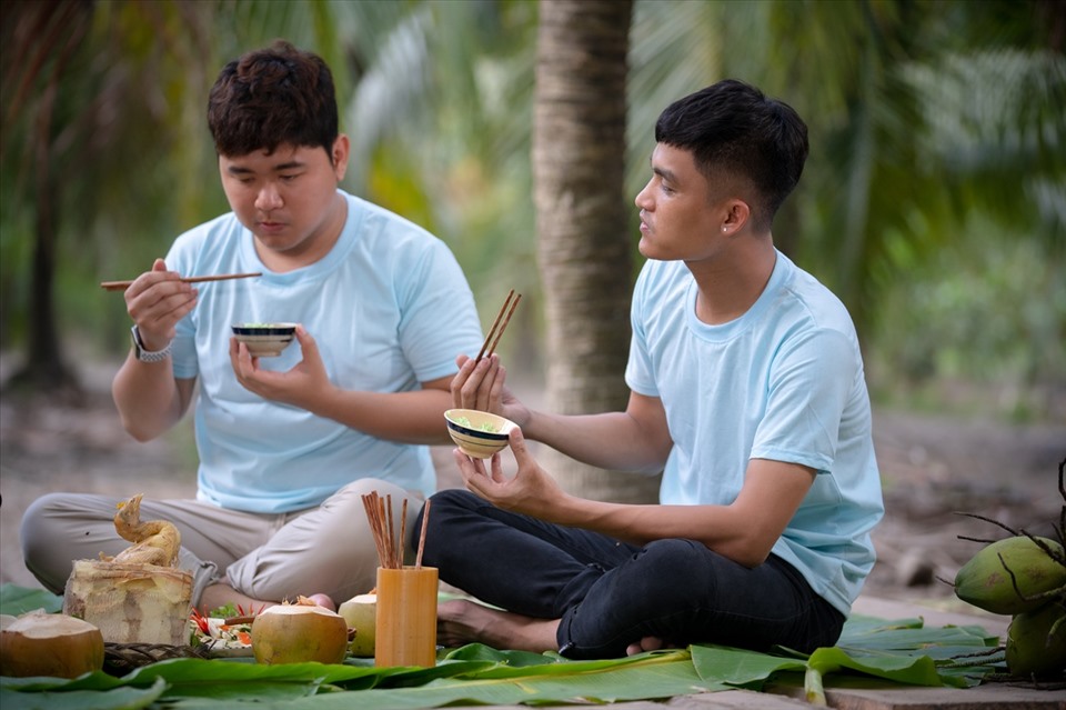 “Ẩm thực kỳ thú” tập 37 tiếp tục được thực hiện tại Bến Tre. Ảnh: Đông Tây.