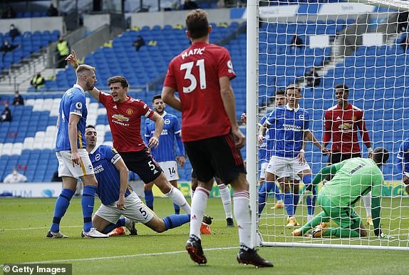 Maguire giúp công lớn cho bàn thắng của Man United. Ảnh: Getty.