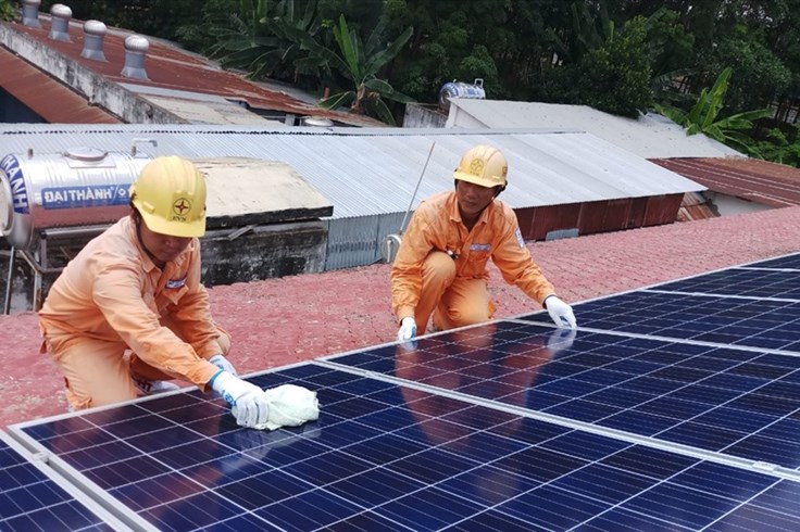 Bất chấp COVID-19, thị trường điện mặt trời áp mái vẫn tăng đều Bất chấp COVID-19, thị trường điện mặt trời áp mái vẫn tăng đều