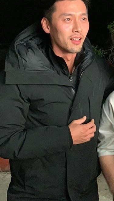 Tạo hình già nua, khác lạ của Hyun Bin trong phim mới. Ảnh chụp màn hình.