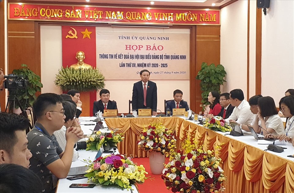 Bí thư Tỉnh ủy Quảng Ninh Nguyễn Xuân Ký phát biểu tại cuộc họp báo sau lễ bế mạc Đại hội Đại biểu Đảng bộ tỉnh Quảng Ninh lần thứ 15. Ảnh: Nguyễn Hùng