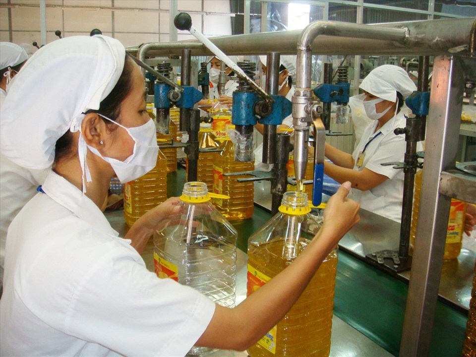 Người lao động có HĐLĐ từ đủ 1 tháng trở lên thuộc đối tượng đóng BHXH bắt buộc. Ảnh Nam Dương Người lao động có HĐLĐ từ đủ 1 tháng trở lên thuộc đối tượng đóng BHXH bắt buộc. Ảnh Nam Dương