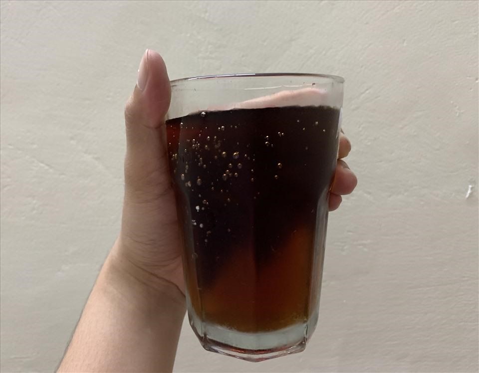 Đồ uống giàu năng lượng như nước ngọt có gas rất dễ khiến bạn tăng cân. Ảnh minh hoạ: Ngọc Lê Đồ uống giàu năng lượng như nước ngọt có gas rất dễ khiến bạn tăng cân. Ảnh minh hoạ: Ngọc Lê