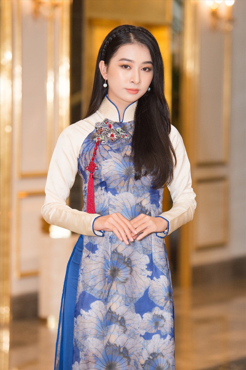 Ý Nhi được nhiều người ưu ái với tên “Nàng thơ xứ Huế“. Người đẹp cũng sở hữu loạt thành tích ấn tượng về cả học tập và thể thao. Ảnh: HHVN.