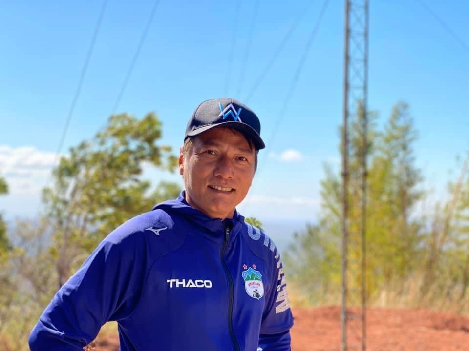 Nguyễn Văn Đàn, 1 trong 2 đồng huấn luyện viên của HAGL được bầu Đức đưa lên thay Lee Tae-hoon. Ảnh: Fanpage HAGL.