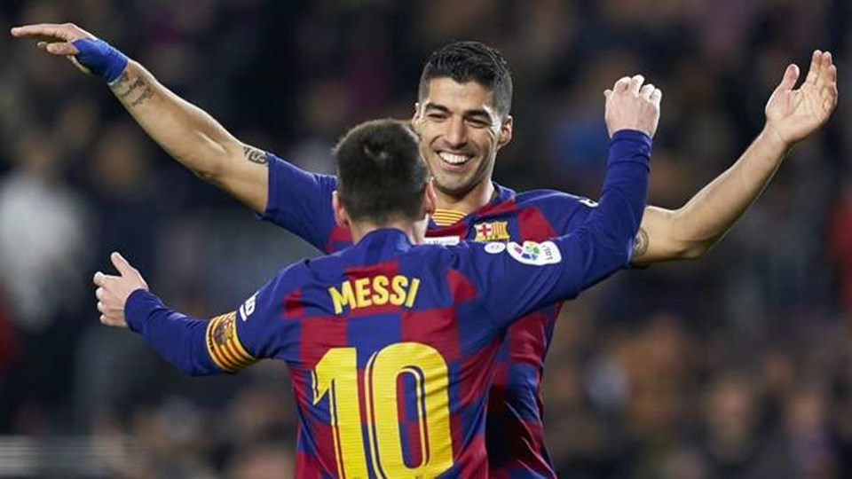 Messi và Luis Suarez là bộ đôi ăn ý trên sân cỏ, thân thiết ngoài đời. Ảnh: Getty. Messi và Luis Suarez là bộ đôi ăn ý trên sân cỏ, thân thiết ngoài đời. Ảnh: Getty.