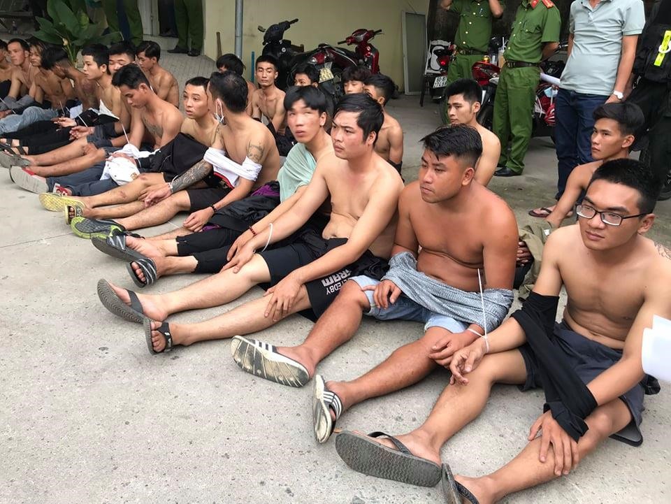 Các đối tượng tại cơ quan công an. Ảnh: Minh Châu