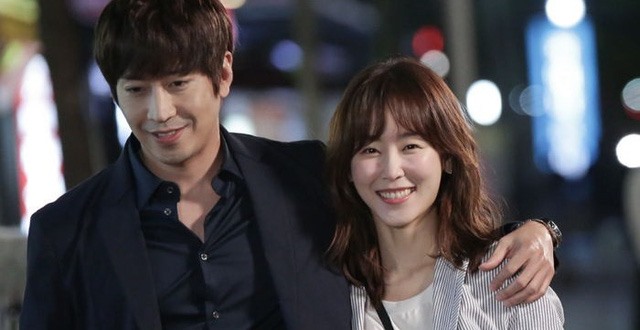 Seo Hyn Jin và Eric tình tứ trên màn ảnh. Ảnh chụp màn hình.